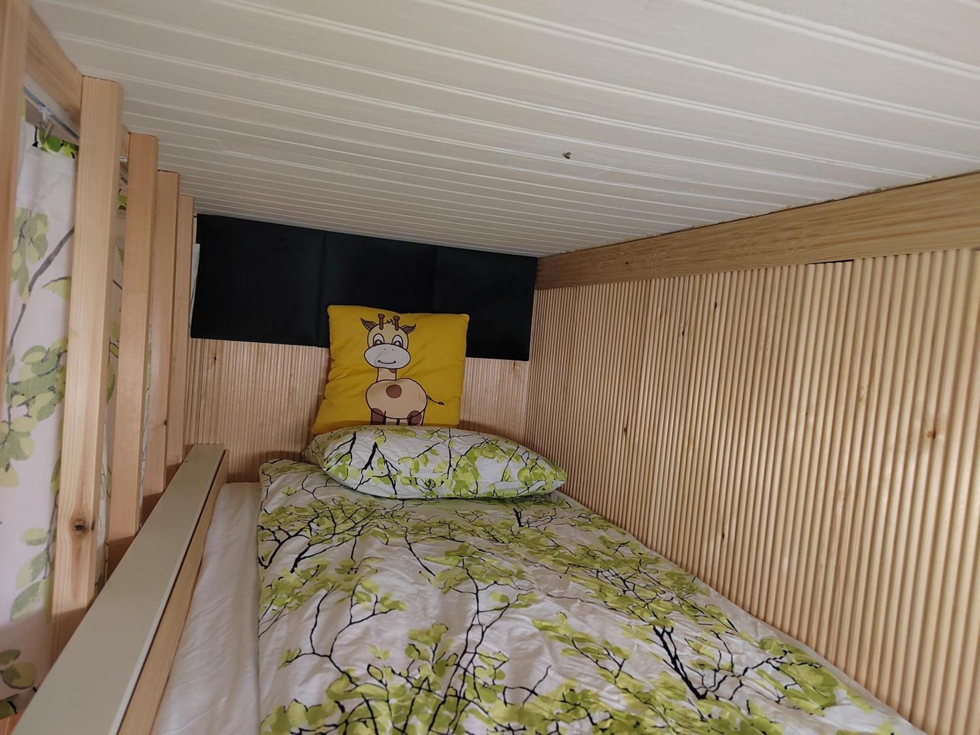 Relax & Recharge - A Unique Suite With A Touch Of Luxury - Hot Tub And Sauna Inspired Decor #Not A Real Sauna# Easy City Access - Direct Train 15 Min To City هلسنكي المظهر الخارجي الصورة
