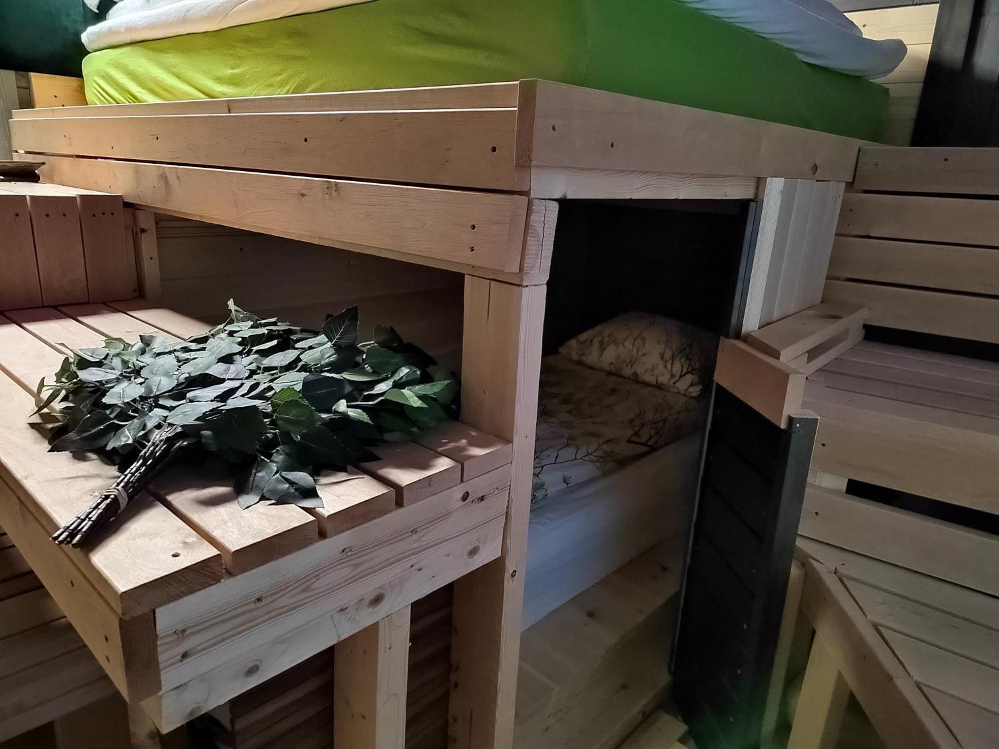 Relax & Recharge - A Unique Suite With A Touch Of Luxury - Hot Tub And Sauna Inspired Decor #Not A Real Sauna# Easy City Access - Direct Train 15 Min To City هلسنكي المظهر الخارجي الصورة