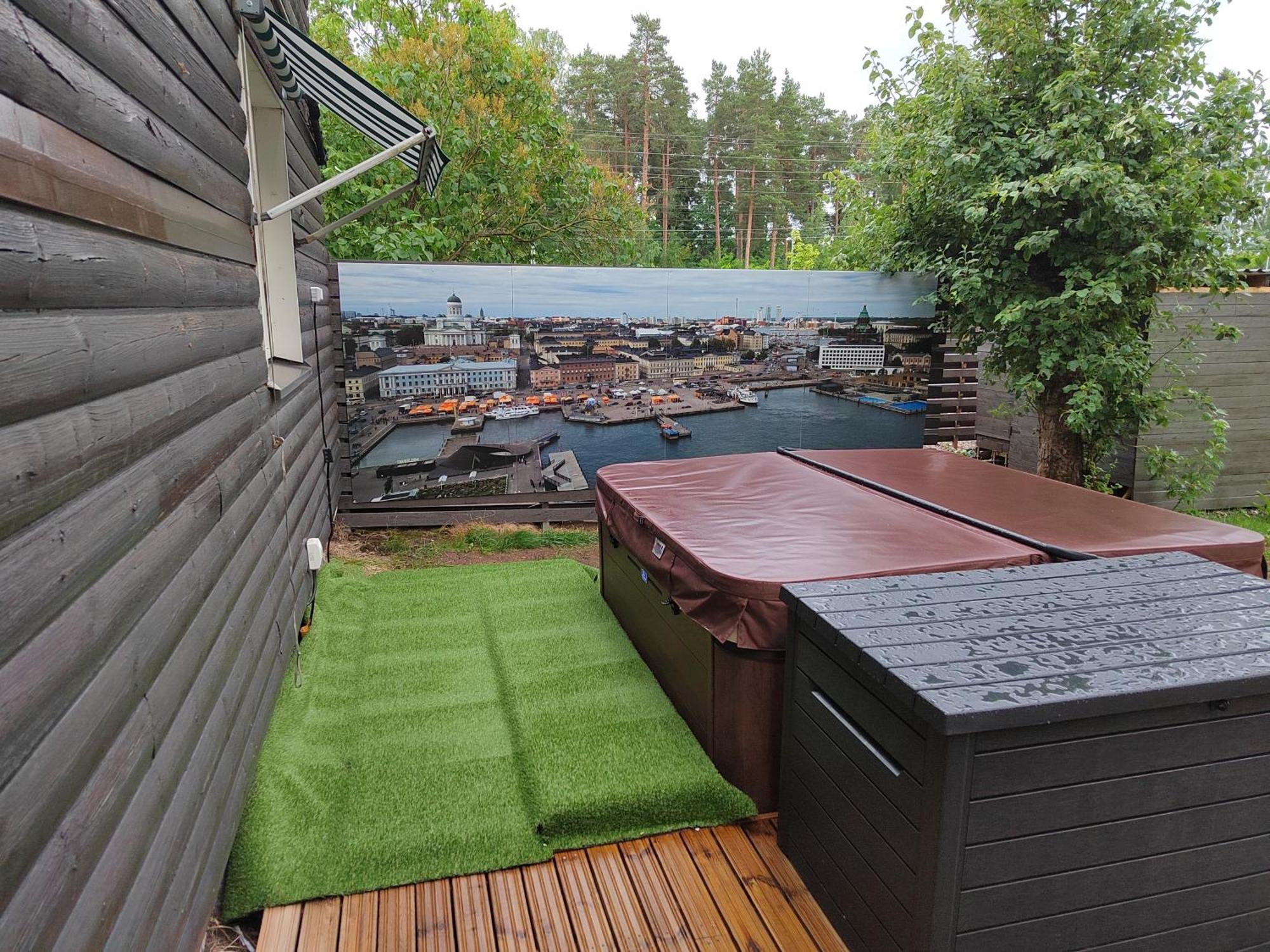 Relax & Recharge - A Unique Suite With A Touch Of Luxury - Hot Tub And Sauna Inspired Decor #Not A Real Sauna# Easy City Access - Direct Train 15 Min To City هلسنكي المظهر الخارجي الصورة