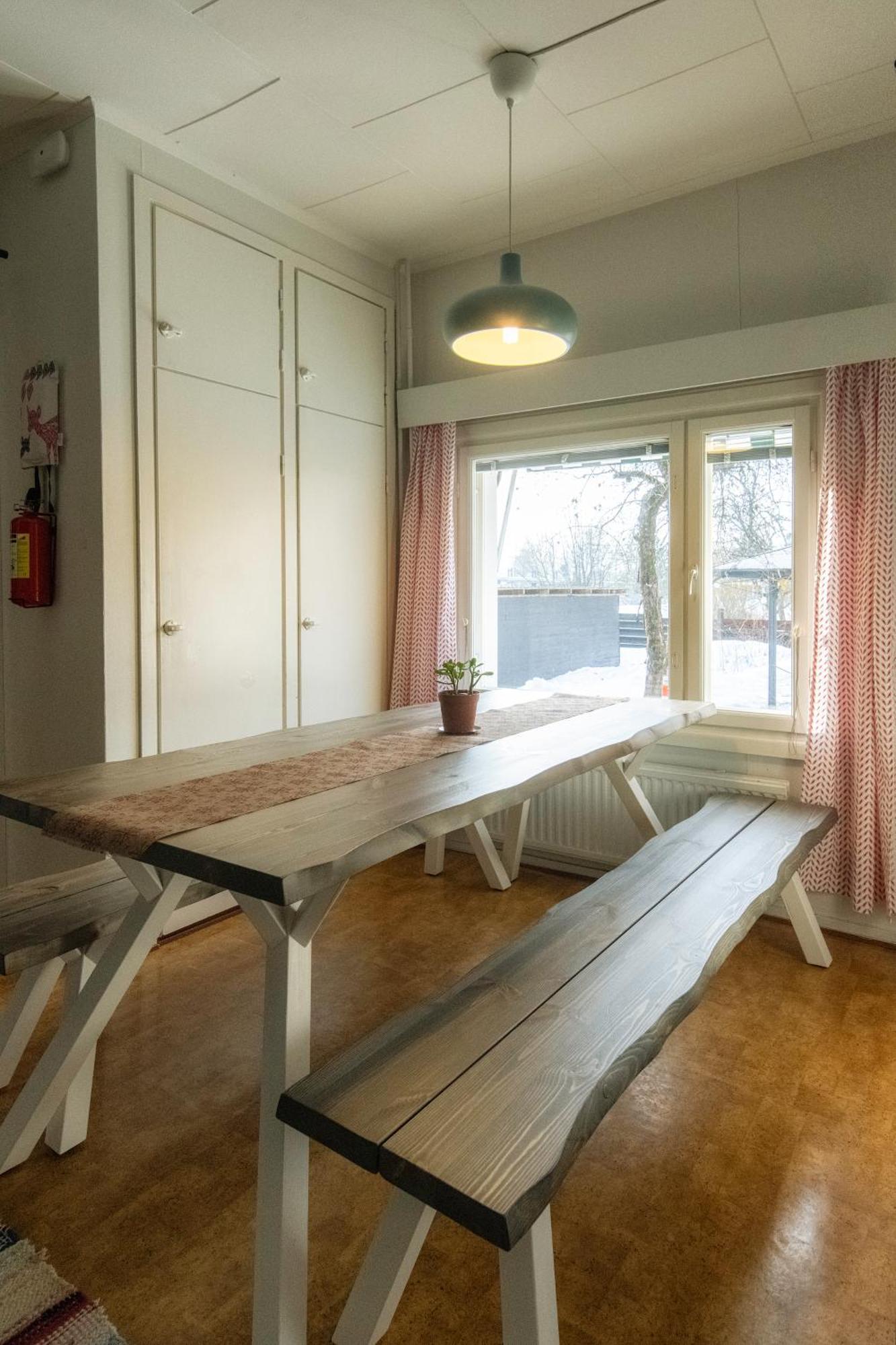 Relax & Recharge - A Unique Suite With A Touch Of Luxury - Hot Tub And Sauna Inspired Decor #Not A Real Sauna# Easy City Access - Direct Train 15 Min To City هلسنكي المظهر الخارجي الصورة